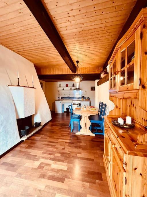 Charmant Appartement De Vacances Alta Ripa Hauterive  Kültér fotó