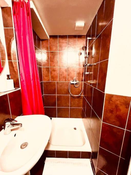 Charmant Appartement De Vacances Alta Ripa Hauterive  Kültér fotó